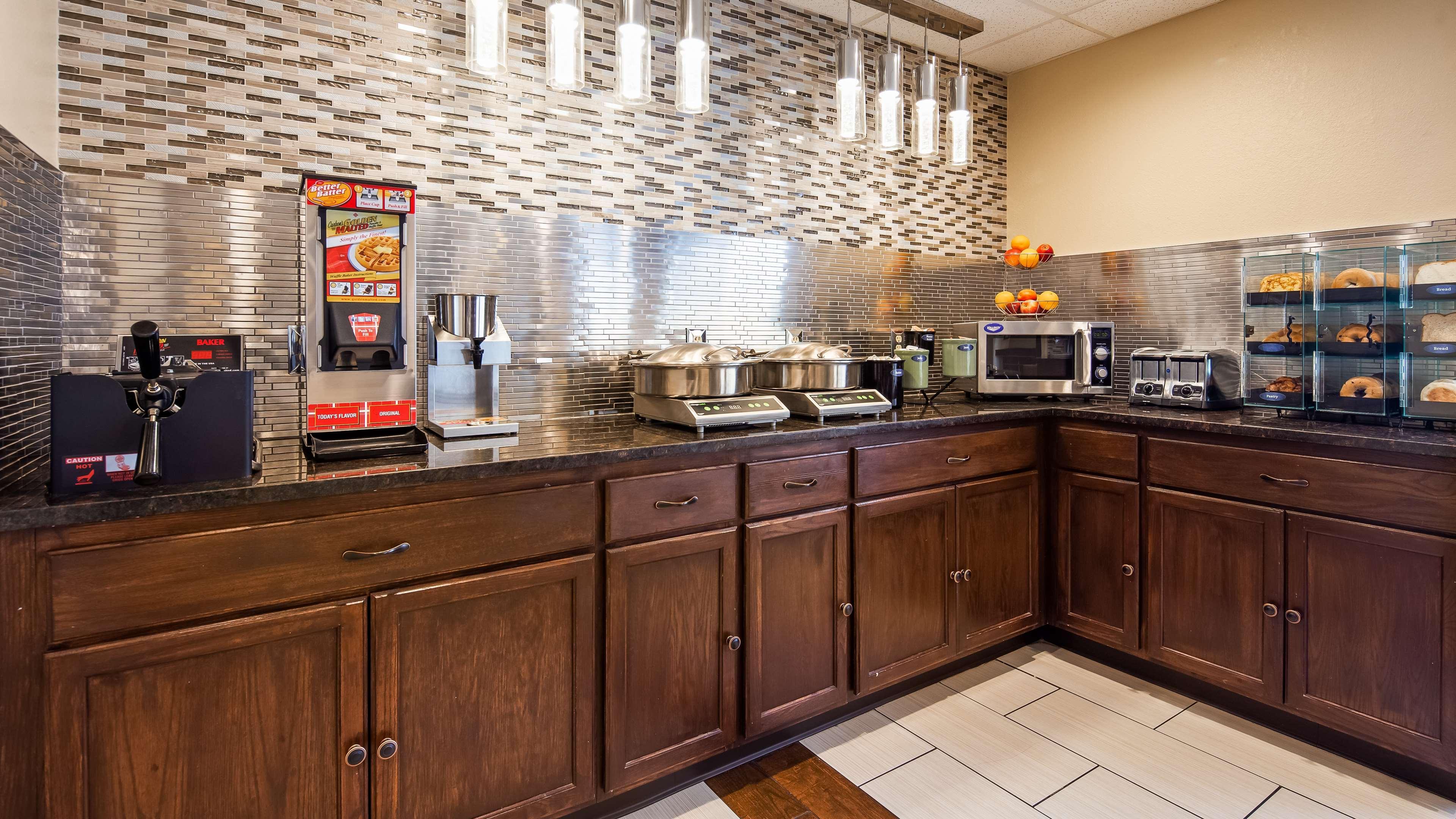 Best Western B R Guest Zanesville Bagian luar foto